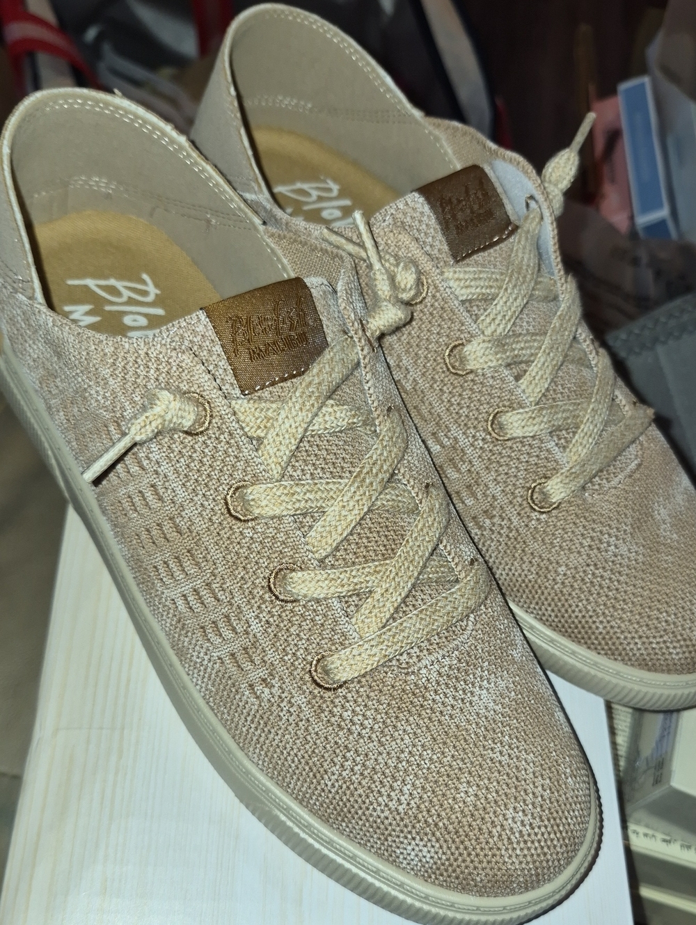 Blowfish Malibu Beige Stretch Lace-Up Slip On Sneakers Size 8.5 New